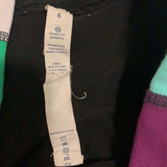 𝅺⭐️LULULEMON Cropped Yoga Capries⭐️ - Picture 2 of 6